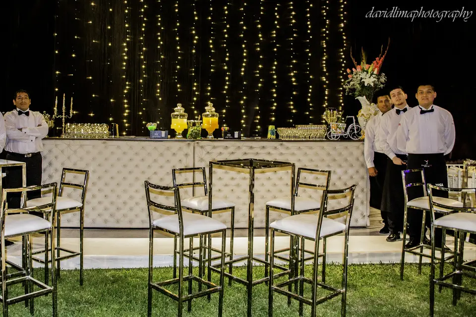 Dreams Bar and Lounge